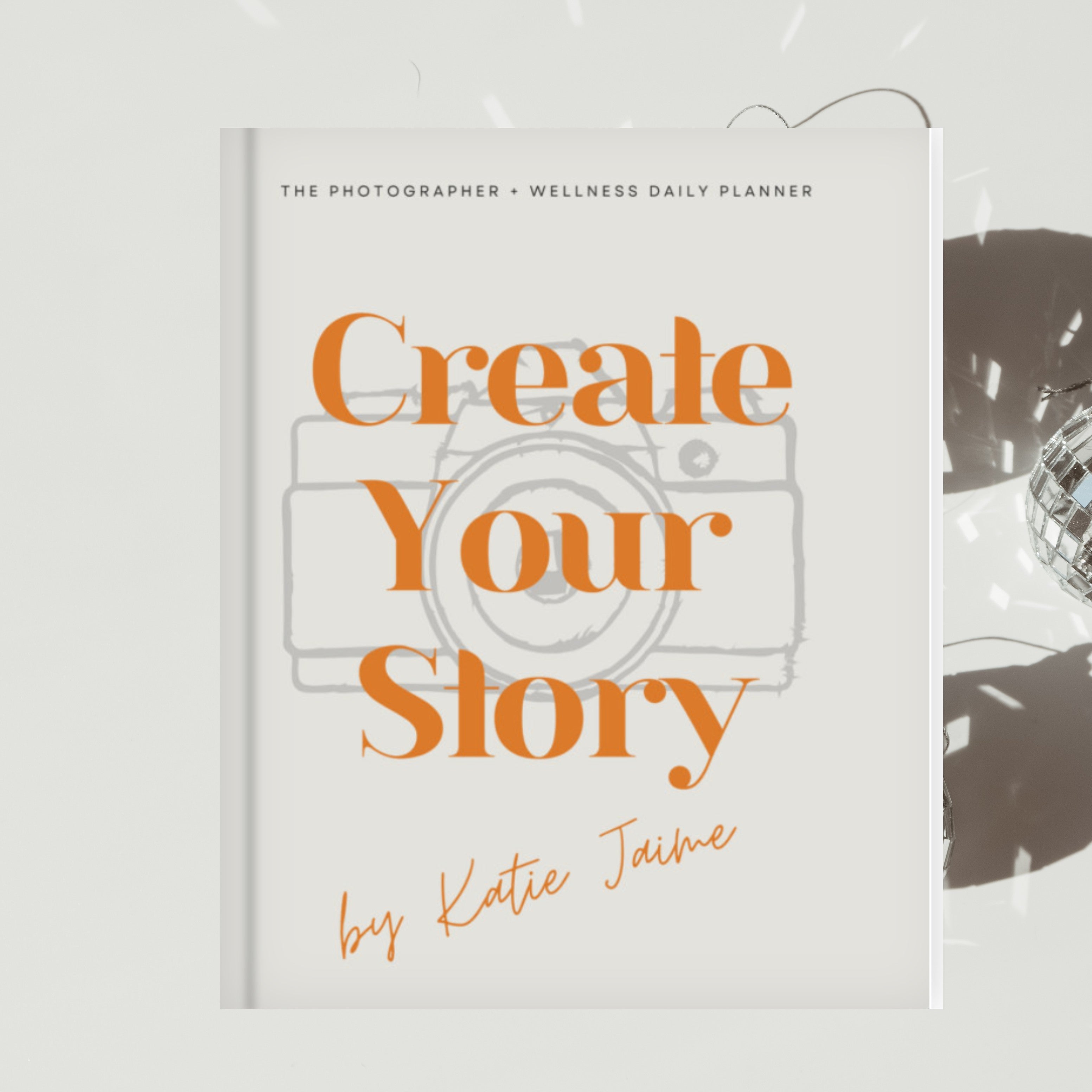 Goal Digger: The Photographer + Wellness Daily Planner 2024